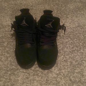 Black cat 4s